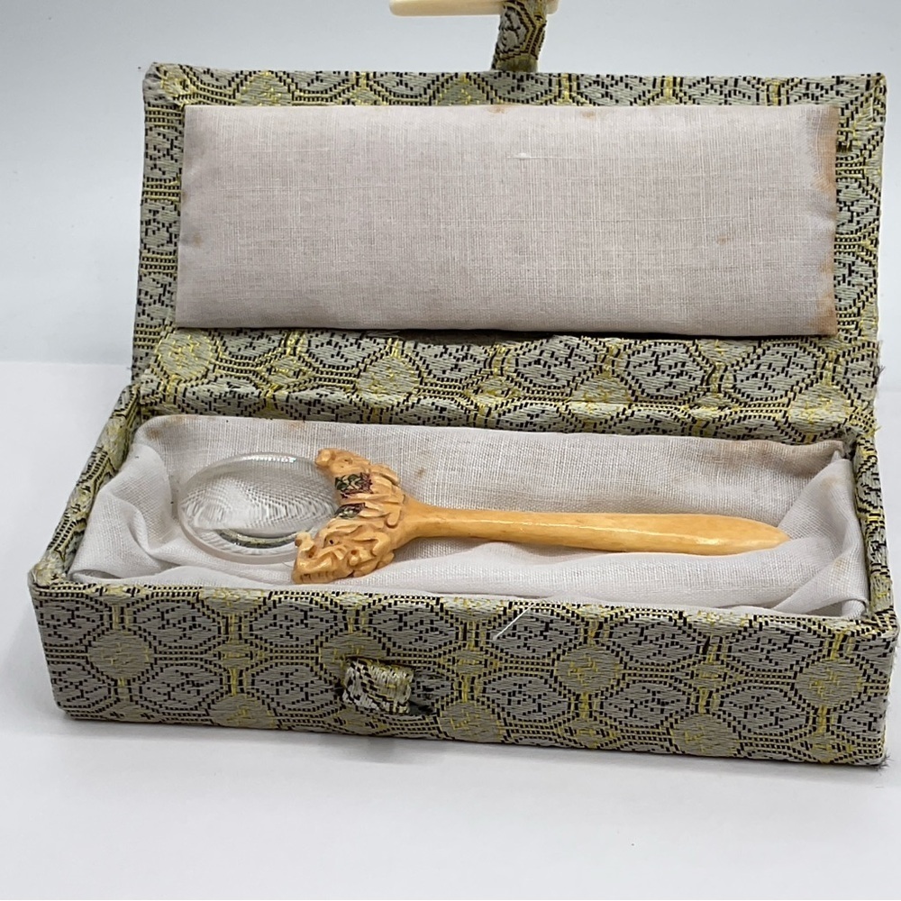 Magnifying Glass Bovine Bone Hand Carved Elephant Design Trunk Up Mini Desk Gift